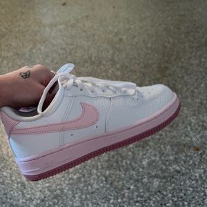 Pink Nike shoes kids